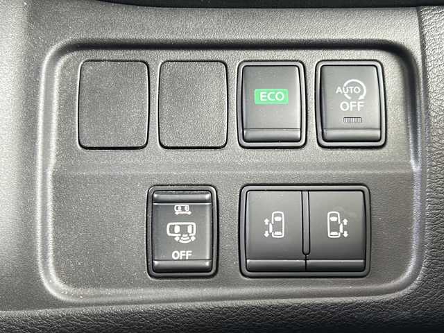 日産 セレナ ハイウェイスター Vセレクション 京都府 2018(平30)年 5.5万km ブリリアントホワイトパール プロパイロット　/（先行車追従、ハンドル支援、ナビリンク）/社外ＳＤナビ　/（AVIC-RZ801)/フルセグＴＶ　/Bluetooth/CD/DVD再生機能/iPod/AUX/全方位カメラ/デジタルインナーミラー　/禁煙車　/両側パワースライドドア　/前後コーナーセンサー/ウォークスルー　/ＬＥＤヘッドライト　/スマートキー/純正AW16インチ　/スタッドレスタイヤ付/ウィンカーミラー /アイドリングストップ