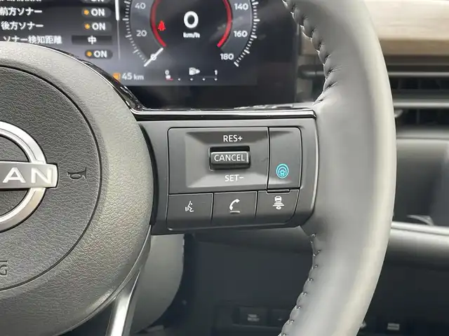 日産 セレナ e－パワー ハイウェイスター V 東京都 2025(令7)年 0.1千km プリズムホワイト 登録済未使用車/ヘッドランプ オートレベライザー+アダプティブLEDヘッドライトシステム+インテリジェント アラウンドビューモニター（移動物 検知機能付）+インテリジェント ルームミラー+アドバンスドドライブアシストディスプレイ（12.3インチカラーディスプレイ）+統合型インターフェースディスプレイ+ワイヤレス充電器+6スピーカー+NissanConnectナビゲーションシステム（地デジ内蔵）+車載通信ユニット（TCU［Telematics Control Unit］）+ETC2.0ユニット（ビルトインタイプ）+ドライブレコーダー（前後セット）+プロパイロット（ナビリンク機能付）+プロパイロット緊急停止支援システム（SOSコール機能付）+SOSコール（488400円）後席専用モニターHDMI NissanConnectナビ付車用(125400円)/電子ミラー　ワイヤレス充電　全周囲カメラ　ETC2.0　BSM　アダプティブLEDヘッド　6スピーカー　両側電動