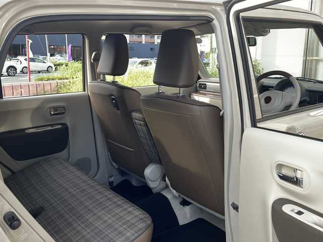 スズキ ラパン X 静岡県 2024(令6)年 1万km フォーンベージュM 安全装備/・レーンキープアシスト/・後方コーナーセンサー/純正ナビ/・FM/AM/Bluetooth/主要装備/・シートヒーター　/・オートライト　/・アイドリングストップ　/・バックカメラ　/・スマートキー　/・プッシュスタート　/・ディスプレイオーディオ　/・純正アルミホイール　　/・純正ＬＥＤライト