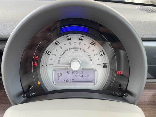 スズキ ラパン X 静岡県 2024(令6)年 1万km フォーンベージュM 安全装備/・レーンキープアシスト/・後方コーナーセンサー/純正ナビ/・FM/AM/Bluetooth/主要装備/・シートヒーター　/・オートライト　/・アイドリングストップ　/・バックカメラ　/・スマートキー　/・プッシュスタート　/・ディスプレイオーディオ　/・純正アルミホイール　　/・純正ＬＥＤライト