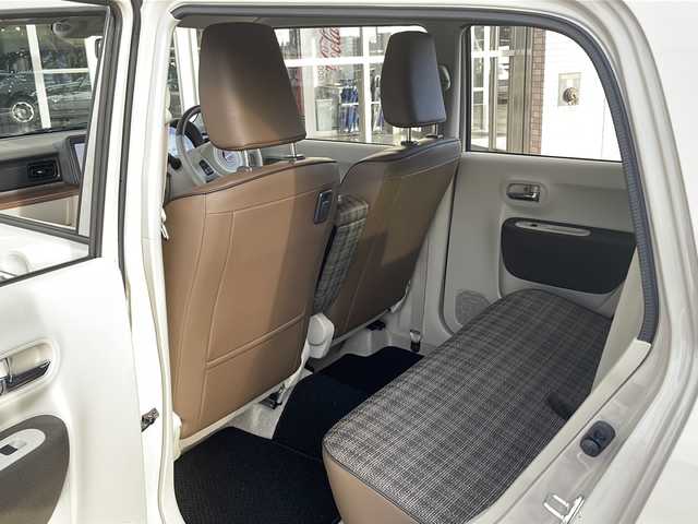 スズキ ラパン X 静岡県 2024(令6)年 1万km フォーンベージュM 安全装備/・レーンキープアシスト/・後方コーナーセンサー/純正ナビ/・FM/AM/Bluetooth/主要装備/・シートヒーター　/・オートライト　/・アイドリングストップ　/・バックカメラ　/・スマートキー　/・プッシュスタート　/・ディスプレイオーディオ　/・純正アルミホイール　　/・純正ＬＥＤライト