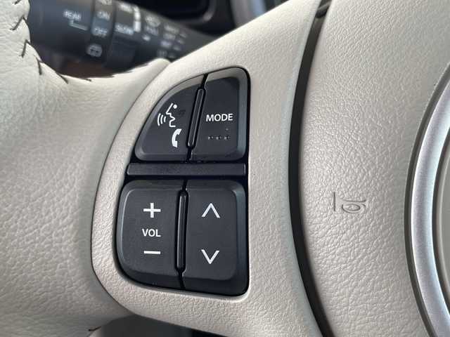 スズキ ラパン X 静岡県 2024(令6)年 1万km フォーンベージュM 安全装備/・レーンキープアシスト/・後方コーナーセンサー/純正ナビ/・FM/AM/Bluetooth/主要装備/・シートヒーター　/・オートライト　/・アイドリングストップ　/・バックカメラ　/・スマートキー　/・プッシュスタート　/・ディスプレイオーディオ　/・純正アルミホイール　　/・純正ＬＥＤライト