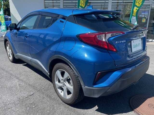 トヨタ Ｃ－ＨＲ S 神奈川県 2017(平29)年 6.3万km コバルトブルーメタリック 社外メモリナビ/（AVN-R7W）/バックカメラ/ドアバイザー/プッシュスタート/レーダークルーズコントロール/スマートキー/スペアキー/ステアリングスイッチ/ETC