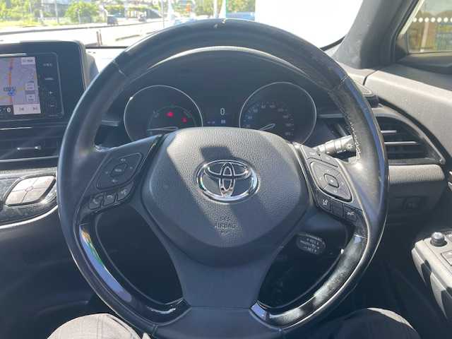 トヨタ Ｃ－ＨＲ S 神奈川県 2017(平29)年 6.3万km コバルトブルーメタリック 社外メモリナビ/（AVN-R7W）/バックカメラ/ドアバイザー/プッシュスタート/レーダークルーズコントロール/スマートキー/スペアキー/ステアリングスイッチ/ETC