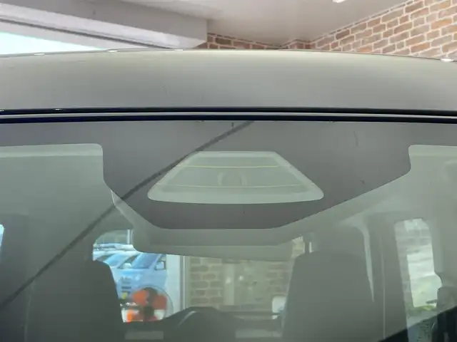 スズキ スペーシア カスタム HYBRID XS 岩手県 2025(令7)年 0.6万km スチールシルバーメタリック/ブルーイッシュブラックパール ４WD/両側パワースライドドア/ヘッドアップディスプレイ/スズキセーフティサポート/デュアルセンサーブレーキサポート２/アダプティブクルーズコントロール/レーンキープアシスト/誤発進抑制機能/標識認識機能/パーキングセンサー/ハイビームアシスト/横滑り防止装置/アイドリングストップ/前席シートヒーター/スリムサーキュレーター/ロールサンシェード/LEDヘッドライト/純正15インチアルミホイール
