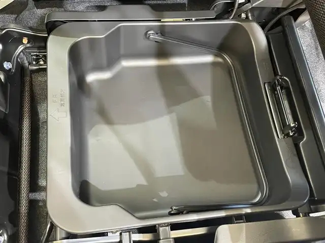 スズキ スペーシア カスタム HYBRID XS 岩手県 2025(令7)年 0.6万km スチールシルバーメタリック/ブルーイッシュブラックパール ４WD/両側パワースライドドア/ヘッドアップディスプレイ/スズキセーフティサポート/デュアルセンサーブレーキサポート２/アダプティブクルーズコントロール/レーンキープアシスト/誤発進抑制機能/標識認識機能/パーキングセンサー/ハイビームアシスト/横滑り防止装置/アイドリングストップ/前席シートヒーター/スリムサーキュレーター/ロールサンシェード/LEDヘッドライト/純正15インチアルミホイール