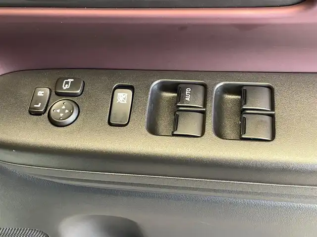スズキ スペーシア カスタム HYBRID XS 岩手県 2025(令7)年 0.6万km スチールシルバーメタリック/ブルーイッシュブラックパール ４WD/両側パワースライドドア/ヘッドアップディスプレイ/スズキセーフティサポート/デュアルセンサーブレーキサポート２/アダプティブクルーズコントロール/レーンキープアシスト/誤発進抑制機能/標識認識機能/パーキングセンサー/ハイビームアシスト/横滑り防止装置/アイドリングストップ/前席シートヒーター/スリムサーキュレーター/ロールサンシェード/LEDヘッドライト/純正15インチアルミホイール