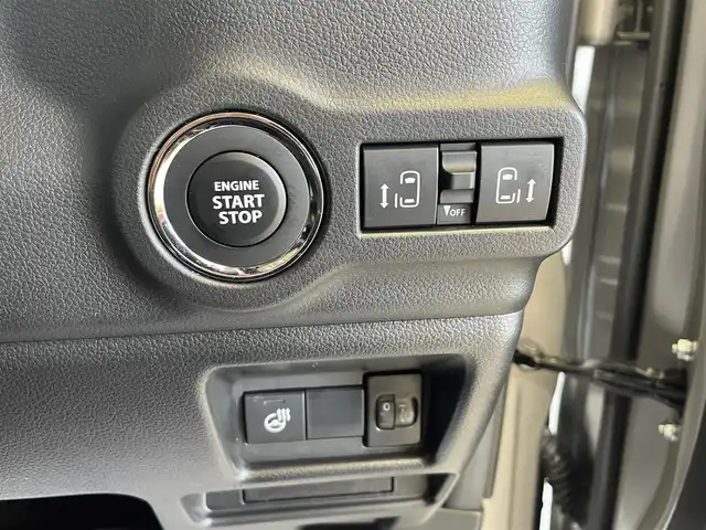 スズキ スペーシア カスタム HYBRID XS 岩手県 2025(令7)年 0.6万km スチールシルバーメタリック/ブルーイッシュブラックパール ４WD/両側パワースライドドア/ヘッドアップディスプレイ/スズキセーフティサポート/デュアルセンサーブレーキサポート２/アダプティブクルーズコントロール/レーンキープアシスト/誤発進抑制機能/標識認識機能/パーキングセンサー/ハイビームアシスト/横滑り防止装置/アイドリングストップ/前席シートヒーター/スリムサーキュレーター/ロールサンシェード/LEDヘッドライト/純正15インチアルミホイール