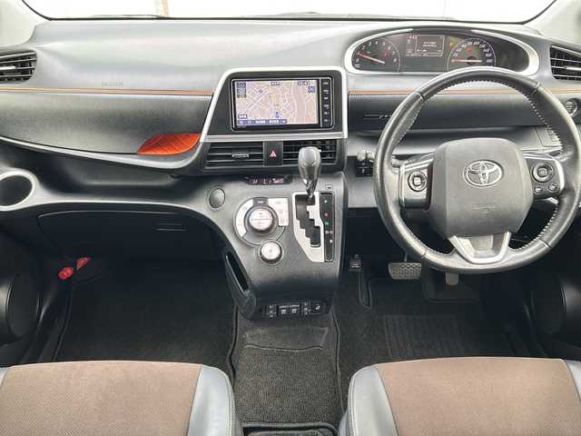 トヨタ シエンタ G クエロ 福岡県 2019(平31)年 2.3万km ホワイトパールクリスタルシャイン 純正ナビ（BT/フルセグ/CD/DVD/FM/AM/SD/全方位カメラ/両側パワースライドドア/前席シートヒーター/衝突軽減システム/車線逸脱警報/LEDヘッドライト/オートライト/ステアリングヒーター/ステアリングリモコン/純正ドアバイザー/USB×２/ISOFIX/オート電動格納ミラー/純正フロアマット/ビルトインETC