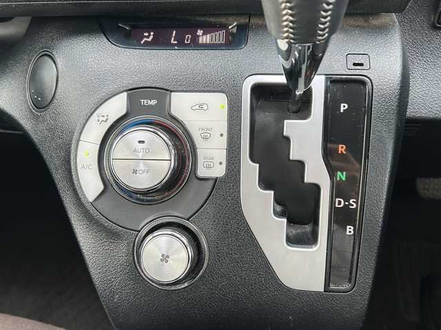 トヨタ シエンタ G クエロ 福岡県 2019(平31)年 2.3万km ホワイトパールクリスタルシャイン 純正ナビ（BT/フルセグ/CD/DVD/FM/AM/SD/全方位カメラ/両側パワースライドドア/前席シートヒーター/衝突軽減システム/車線逸脱警報/LEDヘッドライト/オートライト/ステアリングヒーター/ステアリングリモコン/純正ドアバイザー/USB×２/ISOFIX/オート電動格納ミラー/純正フロアマット/ビルトインETC