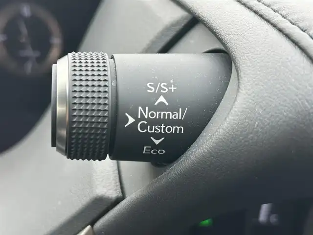 レクサス ＥＳ 300h Fスポーツ 岡山県 2021(令3)年 8.4万km ブラック 登録時走行距離83465km/純正12.3インチナビ/フルセグTV(AM.FM.CD.DVD.TV.BT)/バックカメラ/サンルーフ/ETC2.0/ブラインドスポットモニター/前後ドライブレコーダー/シートヒーター/エアシート/ステアリングヒーター/クリアランスソナー/衝突軽減ブレーキ/横滑り防止装置/レーダークルーズコントロール/レーンキープアシスト/オートライト/オートマチックハイビーム/アイドリングストップ/電動リアゲート/20インチAW/社外フロアマット/合皮シート/D+N席パワーシート