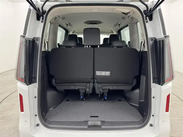日産 セレナ e－パワー ハイウェイスター V 福岡県 2025(令7)年 0.1千km プリズムホワイト 登録済未使用車　/純正１２．３型ＤＡナビ／全方位カメラ　/デジタルルームミラー　/前後ドライブレコーダー　/ビルトインETC２．０　/ワイヤレス充電　/プロパイロット　/コーナーセンサー/エマージェンシーブレーキ　/レーンキープ　/ＢＳＭ　/両側電動スライドドア　/ＬＥＤヘッドライト