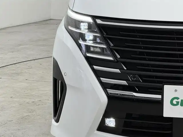 日産 セレナ e－パワー ハイウェイスター V 福岡県 2025(令7)年 0.1千km プリズムホワイト 登録済未使用車　/純正１２．３型ＤＡナビ／全方位カメラ　/デジタルルームミラー　/前後ドライブレコーダー　/ビルトインETC２．０　/ワイヤレス充電　/プロパイロット　/コーナーセンサー/エマージェンシーブレーキ　/レーンキープ　/ＢＳＭ　/両側電動スライドドア　/ＬＥＤヘッドライト
