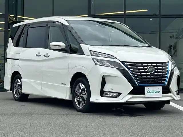 日産 セレナ e－パワー ハイウェイスター V 愛媛県 2022(令4)年 4.7万km ブリリアントホワイトパール プロパイロット/純正ナビ（Bluetooth/メモリ/フルセグテレビ）/アラウンドビューモニター/ETC/純正フリップダウンモニター/ドライブレコーダー/レーダークルーズコントロール/ブラインドスポットモニター/インテリジェントルームミラー/HDMI/USB入力端子/純正15インチアルミホイール/純正フロアマット/ABS/横滑り防止装置/前後コーナーセンサー/レーンキープアシスト/盗難防止装置/LEDヘッドライト/カーテンエアバック