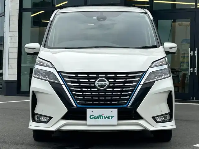 日産 セレナ e－パワー ハイウェイスター V 愛媛県 2022(令4)年 4.7万km ブリリアントホワイトパール プロパイロット/純正ナビ（Bluetooth/メモリ/フルセグテレビ）/アラウンドビューモニター/ETC/純正フリップダウンモニター/ドライブレコーダー/レーダークルーズコントロール/ブラインドスポットモニター/インテリジェントルームミラー/HDMI/USB入力端子/純正15インチアルミホイール/純正フロアマット/ABS/横滑り防止装置/前後コーナーセンサー/レーンキープアシスト/盗難防止装置/LEDヘッドライト/カーテンエアバック