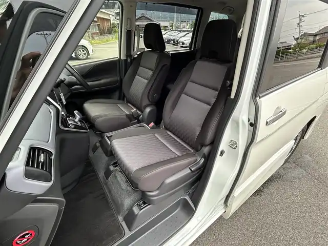 日産 セレナ e－パワー ハイウェイスター V 愛媛県 2022(令4)年 4.7万km ブリリアントホワイトパール プロパイロット/純正ナビ（Bluetooth/メモリ/フルセグテレビ）/アラウンドビューモニター/ETC/純正フリップダウンモニター/ドライブレコーダー/レーダークルーズコントロール/ブラインドスポットモニター/インテリジェントルームミラー/HDMI/USB入力端子/純正15インチアルミホイール/純正フロアマット/ABS/横滑り防止装置/前後コーナーセンサー/レーンキープアシスト/盗難防止装置/LEDヘッドライト/カーテンエアバック