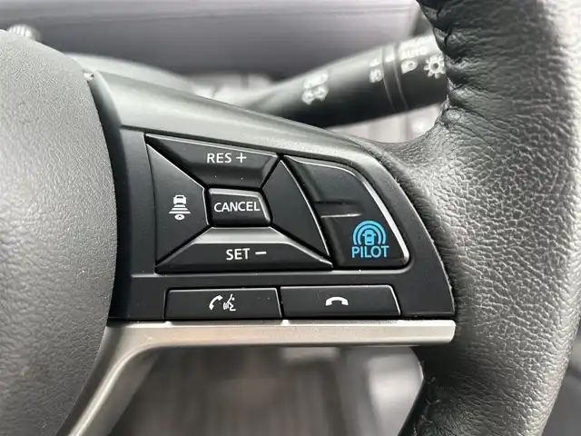日産 セレナ e－パワー ハイウェイスター V 愛媛県 2022(令4)年 4.7万km ブリリアントホワイトパール プロパイロット/純正ナビ（Bluetooth/メモリ/フルセグテレビ）/アラウンドビューモニター/ETC/純正フリップダウンモニター/ドライブレコーダー/レーダークルーズコントロール/ブラインドスポットモニター/インテリジェントルームミラー/HDMI/USB入力端子/純正15インチアルミホイール/純正フロアマット/ABS/横滑り防止装置/前後コーナーセンサー/レーンキープアシスト/盗難防止装置/LEDヘッドライト/カーテンエアバック