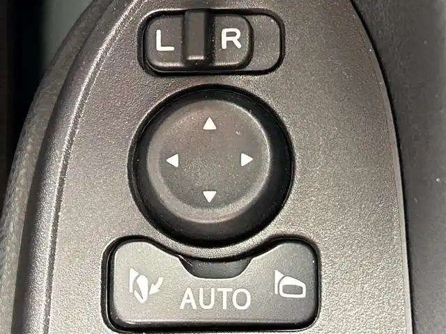 ダイハツ タント ファンクロスターボ 兵庫県 2023(令5)年 1.1万km シャイニングホワイトパール/レイクブルーメタリック 純正ディスプレイオーディオナビ/追従有クルーズコントロール/シートヒーター/３６０度カメラ/ドラレコ付きデジタルインナーミラー/フォグランプ/LEDヘッドライト/ヘッドライトレベライザ/ルーフレール/自動駐車/USB入力端子/HDMI端子/ビルトインETC/純正フロアマット/純正アルミホイール