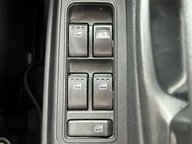 ダイハツ タント ファンクロスターボ 兵庫県 2023(令5)年 1.1万km シャイニングホワイトパール/レイクブルーメタリック 純正ディスプレイオーディオナビ/追従有クルーズコントロール/シートヒーター/３６０度カメラ/ドラレコ付きデジタルインナーミラー/フォグランプ/LEDヘッドライト/ヘッドライトレベライザ/ルーフレール/自動駐車/USB入力端子/HDMI端子/ビルトインETC/純正フロアマット/純正アルミホイール