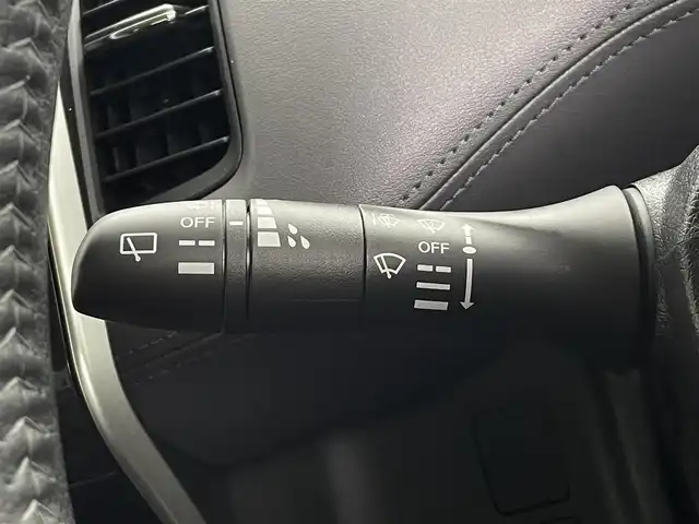日産 セレナ e－パワー ハイウェイスター V 埼玉県 2020(令2)年 4.6万km ブリリアントホワイトパール １１型後席モニター　純正１０型ナビ　両側電動スライドドア　全方位カメラ　ＬＥＤヘッドライト　ＢＳＭ　ＥＴＣ　ドライブレコーダー　追従走行　フルフラット　ウォークスルー　オートハイビーム　衝突軽減