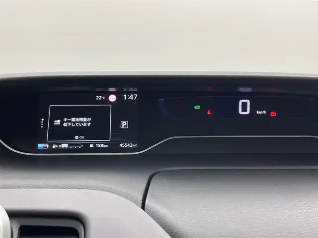 日産 セレナ e－パワー ハイウェイスター V 埼玉県 2020(令2)年 4.6万km ブリリアントホワイトパール １１型後席モニター　純正１０型ナビ　両側電動スライドドア　全方位カメラ　ＬＥＤヘッドライト　ＢＳＭ　ＥＴＣ　ドライブレコーダー　追従走行　フルフラット　ウォークスルー　オートハイビーム　衝突軽減