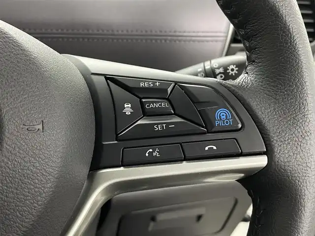 日産 セレナ e－パワー ハイウェイスター V 埼玉県 2020(令2)年 4.6万km ブリリアントホワイトパール １１型後席モニター　純正１０型ナビ　両側電動スライドドア　全方位カメラ　ＬＥＤヘッドライト　ＢＳＭ　ＥＴＣ　ドライブレコーダー　追従走行　フルフラット　ウォークスルー　オートハイビーム　衝突軽減