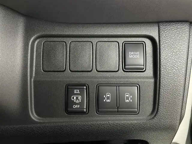 日産 セレナ e－パワー ハイウェイスター V 埼玉県 2020(令2)年 4.6万km ブリリアントホワイトパール １１型後席モニター　純正１０型ナビ　両側電動スライドドア　全方位カメラ　ＬＥＤヘッドライト　ＢＳＭ　ＥＴＣ　ドライブレコーダー　追従走行　フルフラット　ウォークスルー　オートハイビーム　衝突軽減