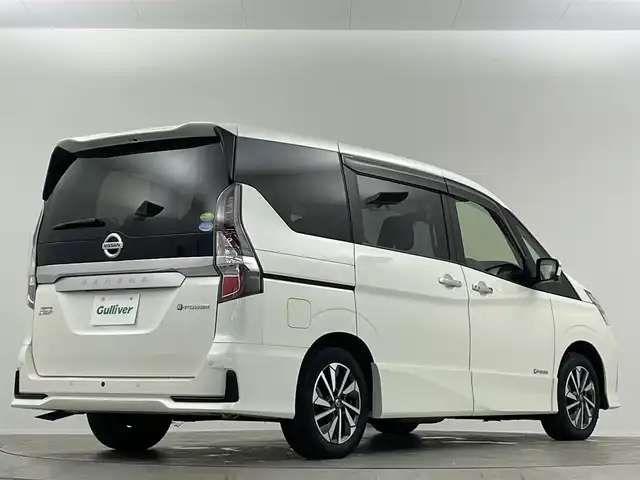 日産 セレナ e－パワー ハイウェイスター V 埼玉県 2020(令2)年 4.6万km ブリリアントホワイトパール １１型後席モニター　純正１０型ナビ　両側電動スライドドア　全方位カメラ　ＬＥＤヘッドライト　ＢＳＭ　ＥＴＣ　ドライブレコーダー　追従走行　フルフラット　ウォークスルー　オートハイビーム　衝突軽減