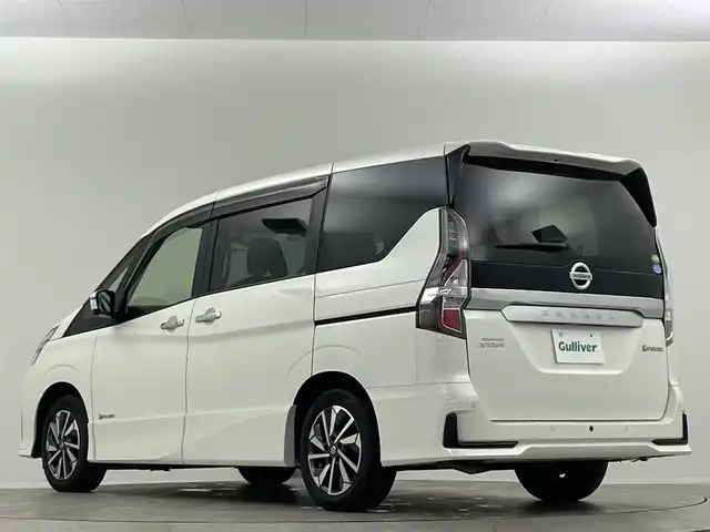 日産 セレナ e－パワー ハイウェイスター V 埼玉県 2020(令2)年 4.6万km ブリリアントホワイトパール １１型後席モニター　純正１０型ナビ　両側電動スライドドア　全方位カメラ　ＬＥＤヘッドライト　ＢＳＭ　ＥＴＣ　ドライブレコーダー　追従走行　フルフラット　ウォークスルー　オートハイビーム　衝突軽減
