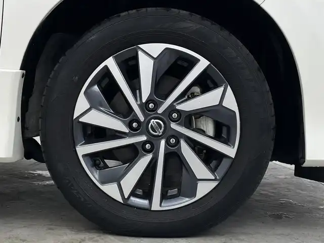 日産 セレナ e－パワー ハイウェイスター V 埼玉県 2020(令2)年 4.6万km ブリリアントホワイトパール １１型後席モニター　純正１０型ナビ　両側電動スライドドア　全方位カメラ　ＬＥＤヘッドライト　ＢＳＭ　ＥＴＣ　ドライブレコーダー　追従走行　フルフラット　ウォークスルー　オートハイビーム　衝突軽減
