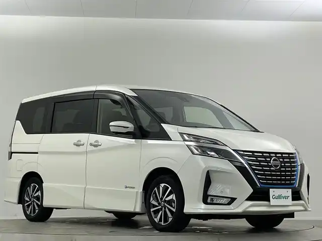 日産 セレナ e－パワー ハイウェイスター V 埼玉県 2020(令2)年 4.6万km ブリリアントホワイトパール １１型後席モニター　純正１０型ナビ　両側電動スライドドア　全方位カメラ　ＬＥＤヘッドライト　ＢＳＭ　ＥＴＣ　ドライブレコーダー　追従走行　フルフラット　ウォークスルー　オートハイビーム　衝突軽減