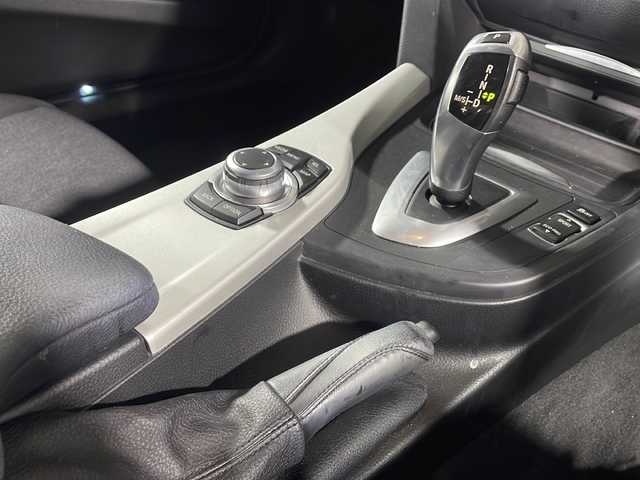 ＢＭＷ ３２０ｄ ブルーパフォーマンス スポーツ 沖縄県 2013(平25)年 6.8万km アルピンホワイトⅢ 禁煙車　/純正ナビ　/(Ｂｌｕｅｔｏｏｔｈ接続　Ｄ　ＤＶＤ再生)　/バックカメラ　/メモリー付きパワーシート　/コーナーセンサー　/ステアリングリモコン　/ＥＴＣ　/ＬＥＤヘッドライト　/オートライト　/純正アルミホイール/スマートキー/スペアキー