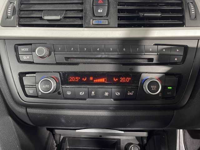ＢＭＷ ３２０ｄ ブルーパフォーマンス スポーツ 沖縄県 2013(平25)年 6.8万km アルピンホワイトⅢ 禁煙車　/純正ナビ　/(Ｂｌｕｅｔｏｏｔｈ接続　Ｄ　ＤＶＤ再生)　/バックカメラ　/メモリー付きパワーシート　/コーナーセンサー　/ステアリングリモコン　/ＥＴＣ　/ＬＥＤヘッドライト　/オートライト　/純正アルミホイール/スマートキー/スペアキー