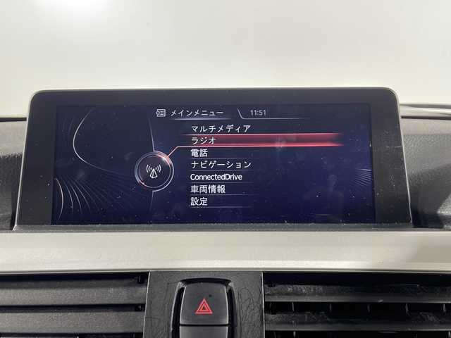 ＢＭＷ ３２０ｄ ブルーパフォーマンス スポーツ 沖縄県 2013(平25)年 6.8万km アルピンホワイトⅢ 禁煙車　/純正ナビ　/(Ｂｌｕｅｔｏｏｔｈ接続　Ｄ　ＤＶＤ再生)　/バックカメラ　/メモリー付きパワーシート　/コーナーセンサー　/ステアリングリモコン　/ＥＴＣ　/ＬＥＤヘッドライト　/オートライト　/純正アルミホイール/スマートキー/スペアキー