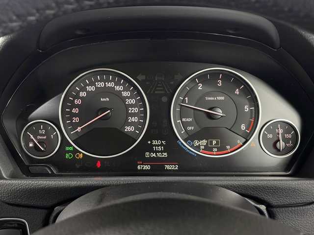 ＢＭＷ ３２０ｄ ブルーパフォーマンス スポーツ 沖縄県 2013(平25)年 6.8万km アルピンホワイトⅢ 禁煙車　/純正ナビ　/(Ｂｌｕｅｔｏｏｔｈ接続　Ｄ　ＤＶＤ再生)　/バックカメラ　/メモリー付きパワーシート　/コーナーセンサー　/ステアリングリモコン　/ＥＴＣ　/ＬＥＤヘッドライト　/オートライト　/純正アルミホイール/スマートキー/スペアキー