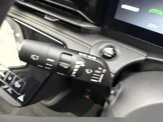 日産 セレナ e－パワー ハイウェイスター V 愛知県 2024(令6)年 1万km プリズムホワイト 純正ディスプレイオーディオ/Bluetooth接続/フルセグTV/アラウンドビューモニター/フリップダウンモニター/両側パワースライドドア/エマージェンシーブレーキ/純正フロントスポイラー/インテリジェントルームミラー/レーダークルーズコントロール/ブラインドスポットモニター/ドライブレコーダー/車線逸脱警報機能/ハンズフリースライドドア/電動パーキングブレーキ/ブレーキホールド/ステアリングスイッチ/ETC2.0/ワイヤレス充電/サイドエアバック/カーテンエアバック