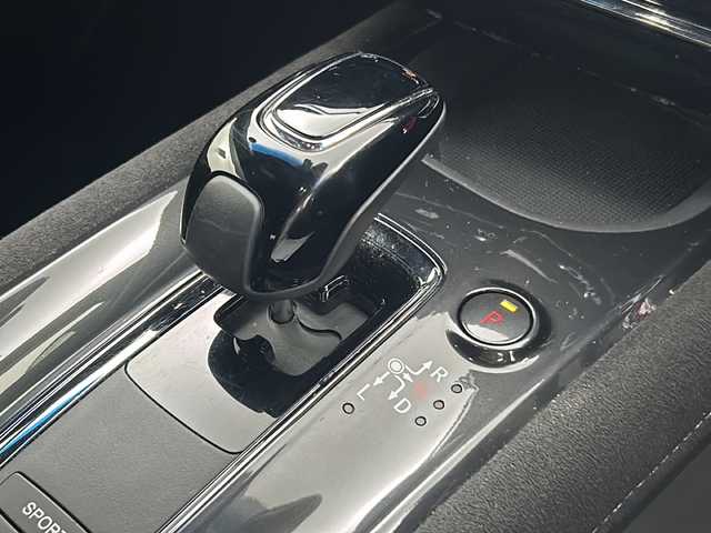 ホンダ ヴェゼル ハイブリッド RS ホンダセンシング 大阪府 2019(平31)年 5.8万km プラチナホワイトパール 純正7インチメモリナビ【VXM-194VFi】/【AM/FMCD/DVD/Bluetooth/フルセグTV】/バックカメラ/前方ドライブレコーダー/ビルトインETC/ホンダセンシング/・CMBS(衝突軽減ブレーキ)/・誤発進抑制機能/・歩行者事故低減ステアリング/・路外逸脱抑制機能/・ACC(アダプティブクルーズコントロール)/・LKAS(車線維持支援システム)/・先行車発進お知らせ機能/・標識認識機能/黒色ハーフレザーシート/D/N席シートヒーター/リアクティブフォースペダル/純正フロアマット/パドルシフト/オートブレーキホールド/電動パーキングブレーキ/ドアバイザー/純正18インチAW/LEDヘッドライト