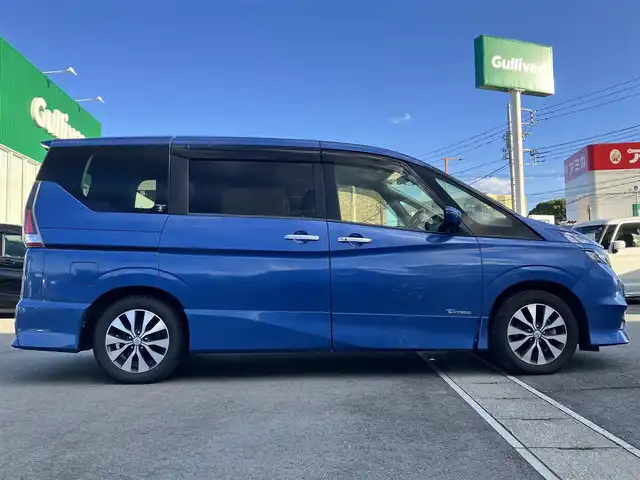 日産 セレナ ハイウェイスター プロパイロットED 静岡県 2017(平29)年 8.3万km シャイニングブルー 純正9インチナビ（CD/DVD/BT/フルセグ）/バックカメラ/プロパイロット/エンジンスタートボタン/パワーステアリング/パワーウィンドウ/スマートキー/スペアキー/Ｗオートエアコン/レーダークルーズコントロール/後席モニター/USB入力端子/ETC/ドライブレコーダー/純正フロアマット/布シート/両側パワースライドドア/純正アルミホイール/ABS/横滑り防止装置/コーナーセンサー前後/レーンキープアシスト/盗難防止装置/オートライト/W+サイドエアバッグ/衝突軽減システム