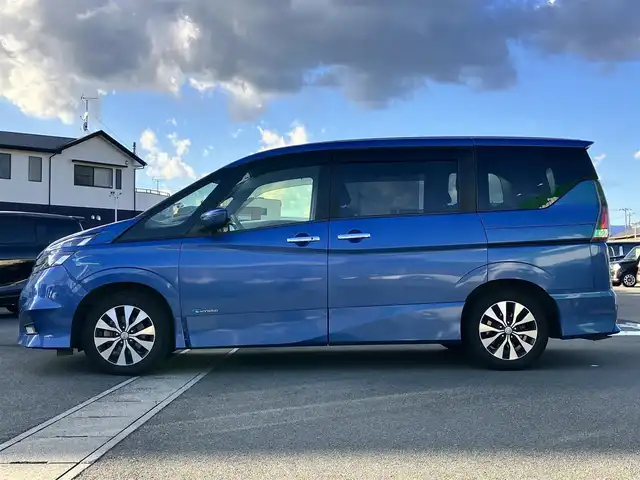 日産 セレナ ハイウェイスター プロパイロットED 静岡県 2017(平29)年 8.3万km シャイニングブルー 純正9インチナビ（CD/DVD/BT/フルセグ）/バックカメラ/プロパイロット/エンジンスタートボタン/パワーステアリング/パワーウィンドウ/スマートキー/スペアキー/Ｗオートエアコン/レーダークルーズコントロール/後席モニター/USB入力端子/ETC/ドライブレコーダー/純正フロアマット/布シート/両側パワースライドドア/純正アルミホイール/ABS/横滑り防止装置/コーナーセンサー前後/レーンキープアシスト/盗難防止装置/オートライト/W+サイドエアバッグ/衝突軽減システム