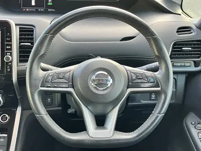 日産 セレナ ハイウェイスター プロパイロットED 静岡県 2017(平29)年 8.3万km シャイニングブルー 純正9インチナビ（CD/DVD/BT/フルセグ）/バックカメラ/プロパイロット/エンジンスタートボタン/パワーステアリング/パワーウィンドウ/スマートキー/スペアキー/Ｗオートエアコン/レーダークルーズコントロール/後席モニター/USB入力端子/ETC/ドライブレコーダー/純正フロアマット/布シート/両側パワースライドドア/純正アルミホイール/ABS/横滑り防止装置/コーナーセンサー前後/レーンキープアシスト/盗難防止装置/オートライト/W+サイドエアバッグ/衝突軽減システム