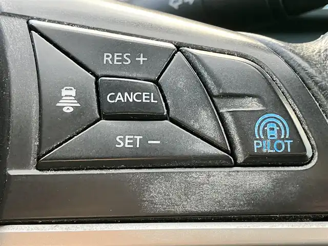 日産 セレナ ハイウェイスター プロパイロットED 静岡県 2017(平29)年 8.3万km シャイニングブルー 純正9インチナビ（CD/DVD/BT/フルセグ）/バックカメラ/プロパイロット/エンジンスタートボタン/パワーステアリング/パワーウィンドウ/スマートキー/スペアキー/Ｗオートエアコン/レーダークルーズコントロール/後席モニター/USB入力端子/ETC/ドライブレコーダー/純正フロアマット/布シート/両側パワースライドドア/純正アルミホイール/ABS/横滑り防止装置/コーナーセンサー前後/レーンキープアシスト/盗難防止装置/オートライト/W+サイドエアバッグ/衝突軽減システム