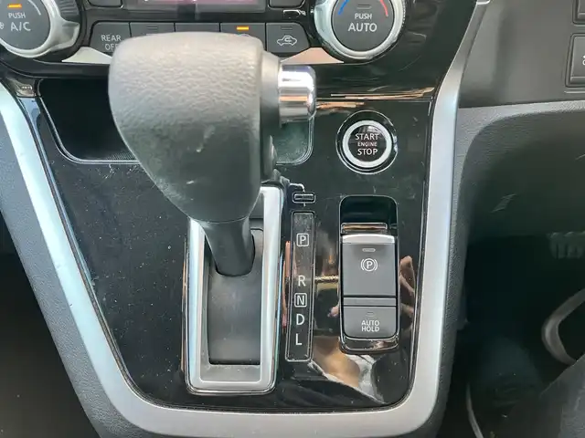 日産 セレナ ハイウェイスター プロパイロットED 福岡県 2017(平29)年 8.3万km シャイニングブルー 純正9インチナビ（CD/DVD/BT/フルセグ）/バックカメラ/プロパイロット/エンジンスタートボタン/パワーステアリング/パワーウィンドウ/スマートキー/スペアキー/Ｗオートエアコン/レーダークルーズコントロール/後席モニター/USB入力端子/ETC/ドライブレコーダー/純正フロアマット/布シート/両側パワースライドドア/純正アルミホイール/ABS/横滑り防止装置/コーナーセンサー前後/レーンキープアシスト/盗難防止装置/オートライト/W+サイドエアバッグ/衝突軽減システム