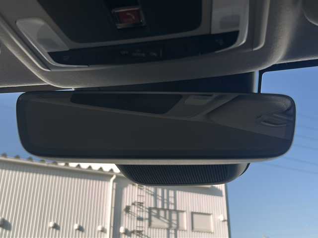 ホンダ ヴェゼル ハイブリッド e:HEV Z 三重県 2025(令7)年 0.1千km クリスタルブラックパール 登録済未使用車/純正ナビ/アップルカープレイ/アンドロイドオート/BSM/バックカメラ/追従クルーズコントロール/シートヒーター/電動リアゲート/純正ビルトインETC2.0/ワイヤレス充電/ステアリングヒーター/ステアリングスイッチ/レーンキープアシスト/衝突軽減ブレーキ/電子パーキング/LEDヘッドライト/禁煙車