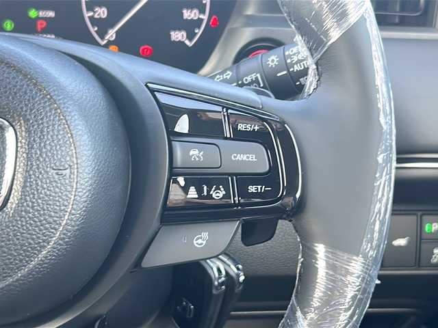 ホンダ ヴェゼル ハイブリッド e:HEV Z 三重県 2025(令7)年 0.1千km クリスタルブラックパール 登録済未使用車/純正ナビ/アップルカープレイ/アンドロイドオート/BSM/バックカメラ/追従クルーズコントロール/シートヒーター/電動リアゲート/純正ビルトインETC2.0/ワイヤレス充電/ステアリングヒーター/ステアリングスイッチ/レーンキープアシスト/衝突軽減ブレーキ/電子パーキング/LEDヘッドライト/禁煙車