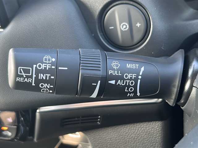 ホンダ ヴェゼル ハイブリッド e:HEV Z 三重県 2025(令7)年 0.1千km クリスタルブラックパール 登録済未使用車/純正ナビ/アップルカープレイ/アンドロイドオート/BSM/バックカメラ/追従クルーズコントロール/シートヒーター/電動リアゲート/純正ビルトインETC2.0/ワイヤレス充電/ステアリングヒーター/ステアリングスイッチ/レーンキープアシスト/衝突軽減ブレーキ/電子パーキング/LEDヘッドライト/禁煙車