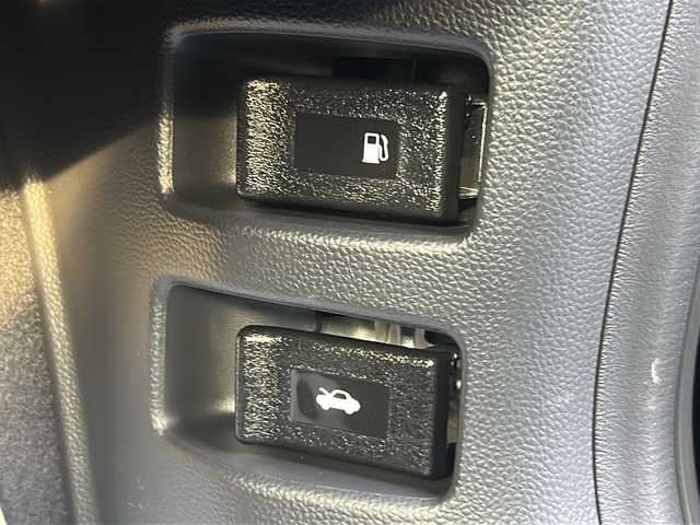 ホンダ ヴェゼル ハイブリッド e:HEV Z 三重県 2025(令7)年 0.1千km クリスタルブラックパール 登録済未使用車/純正ナビ/アップルカープレイ/アンドロイドオート/BSM/バックカメラ/追従クルーズコントロール/シートヒーター/電動リアゲート/純正ビルトインETC2.0/ワイヤレス充電/ステアリングヒーター/ステアリングスイッチ/レーンキープアシスト/衝突軽減ブレーキ/電子パーキング/LEDヘッドライト/禁煙車