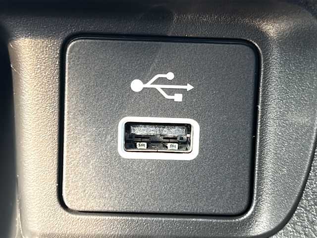 ホンダ ヴェゼル ハイブリッド e:HEV Z 三重県 2025(令7)年 0.1千km クリスタルブラックパール 登録済未使用車/純正ナビ/アップルカープレイ/アンドロイドオート/BSM/バックカメラ/追従クルーズコントロール/シートヒーター/電動リアゲート/純正ビルトインETC2.0/ワイヤレス充電/ステアリングヒーター/ステアリングスイッチ/レーンキープアシスト/衝突軽減ブレーキ/電子パーキング/LEDヘッドライト/禁煙車