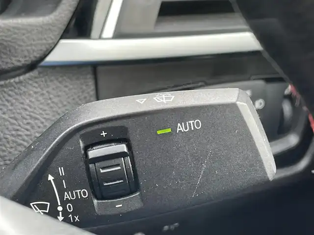 ＢＭＷ ３１８ｉ スポーツ 埼玉県 2018(平30)年 5.1万km アルピンホワイトⅢ 純正ナビ/バックカメラ/ハンズフリートランクオープナー/クルーズコントロール/ＢＳＭ/スマートキー/アイドリングストップ/レーンキープアシスト/アシストブレーキ