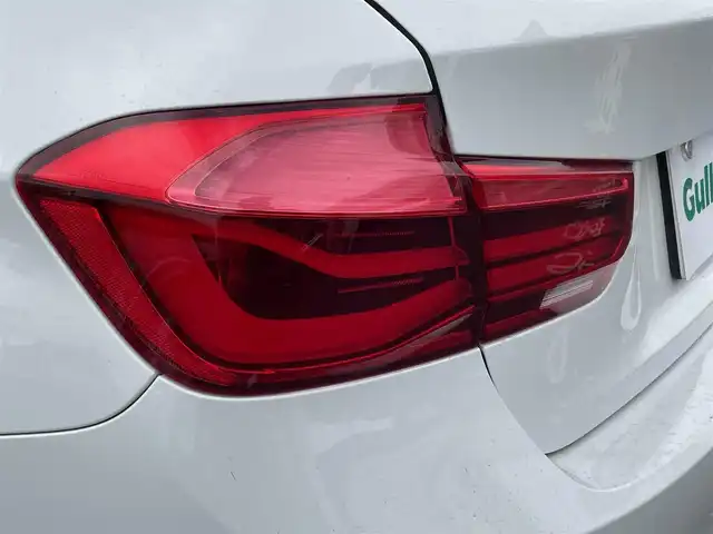 ＢＭＷ ３１８ｉ スポーツ 埼玉県 2018(平30)年 5.1万km アルピンホワイトⅢ 純正ナビ/バックカメラ/ハンズフリートランクオープナー/クルーズコントロール/ＢＳＭ/スマートキー/アイドリングストップ/レーンキープアシスト/アシストブレーキ