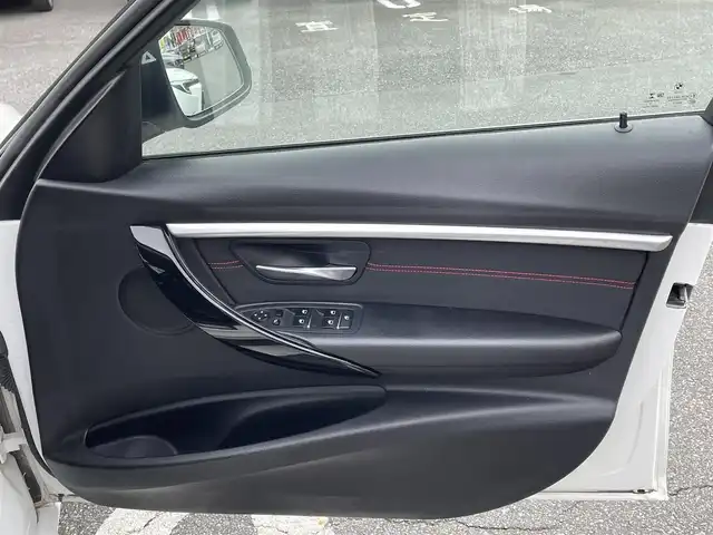 ＢＭＷ ３１８ｉ スポーツ 埼玉県 2018(平30)年 5.1万km アルピンホワイトⅢ 純正ナビ/バックカメラ/ハンズフリートランクオープナー/クルーズコントロール/ＢＳＭ/スマートキー/アイドリングストップ/レーンキープアシスト/アシストブレーキ